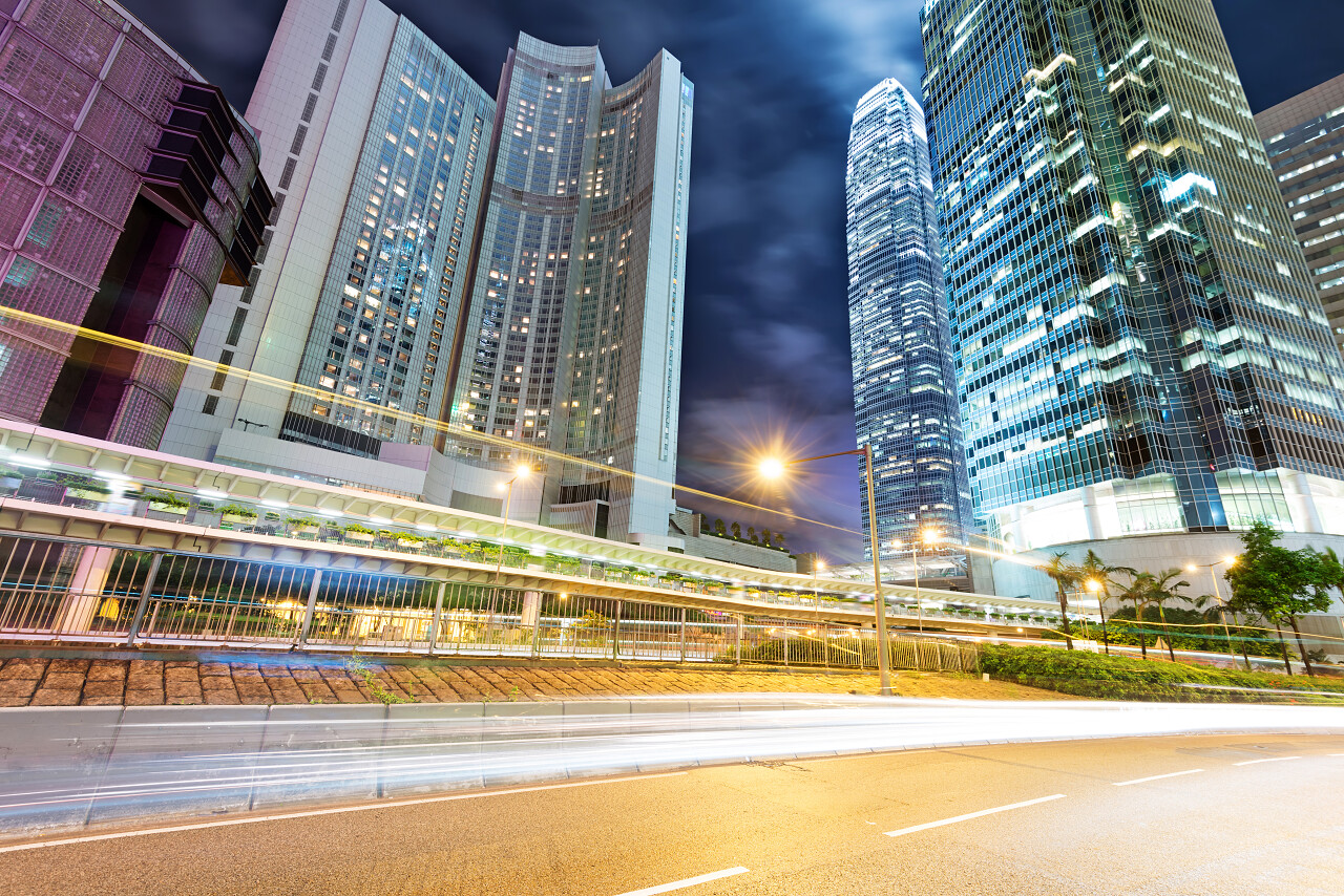 城市高楼大厦交通夜景香港旅游