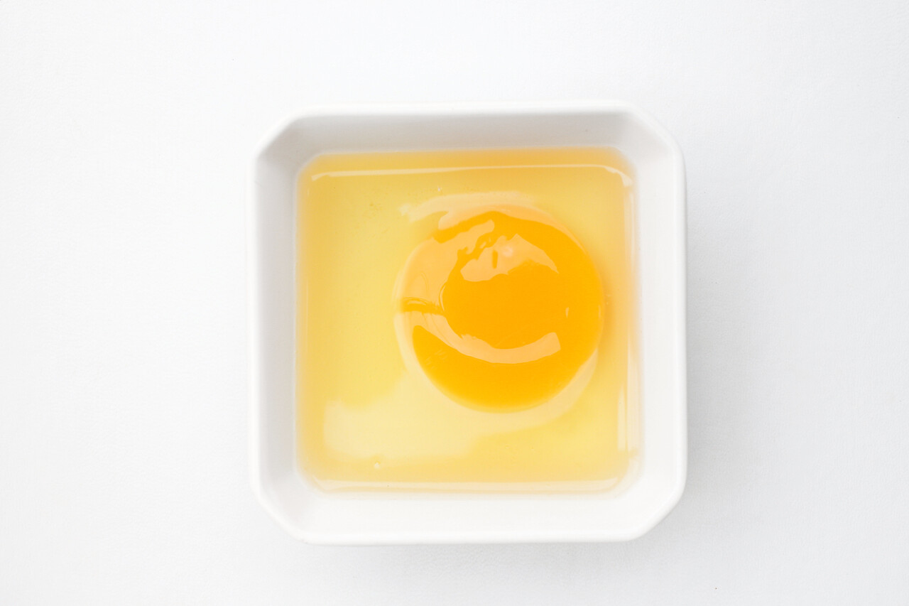 去壳鸡蛋黄蛋清