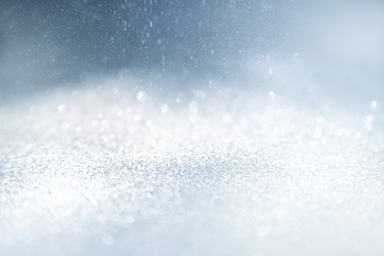 闪闪发亮的老式的灯光背景银色和黑色离焦图像