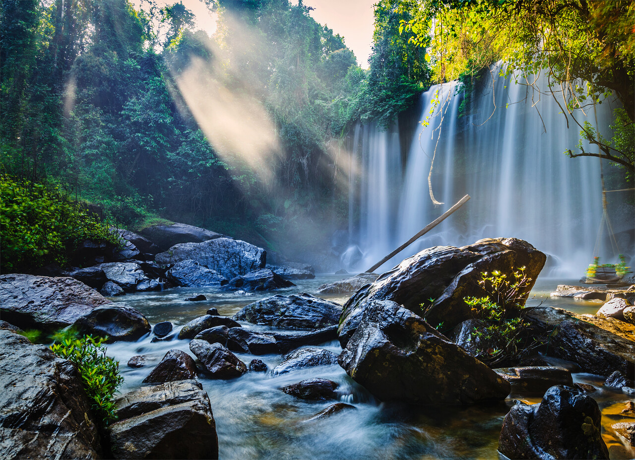 柬埔寨金边热带瀑布