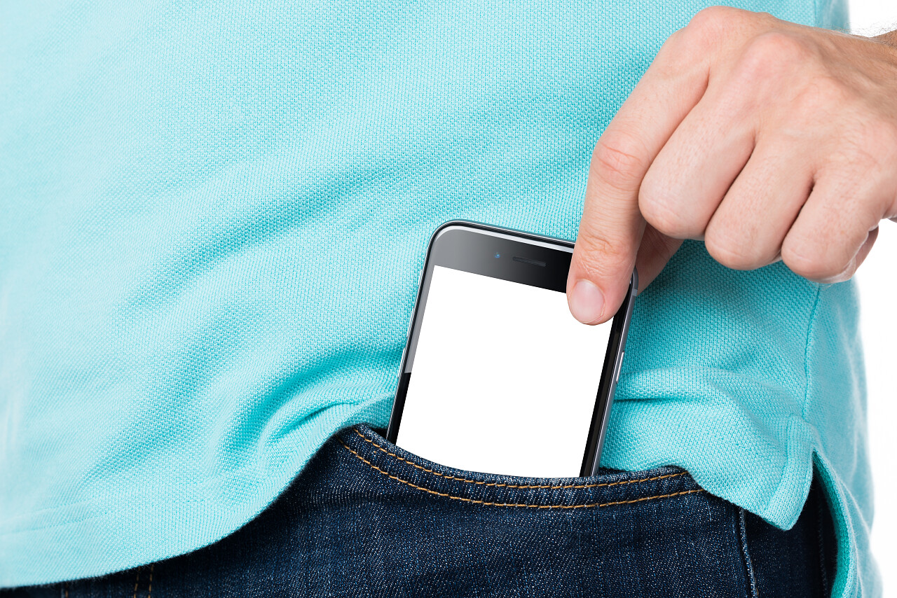口袋中的手机