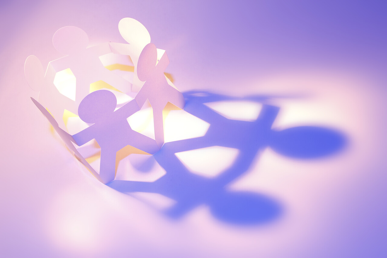 纸娃娃团队手牵手