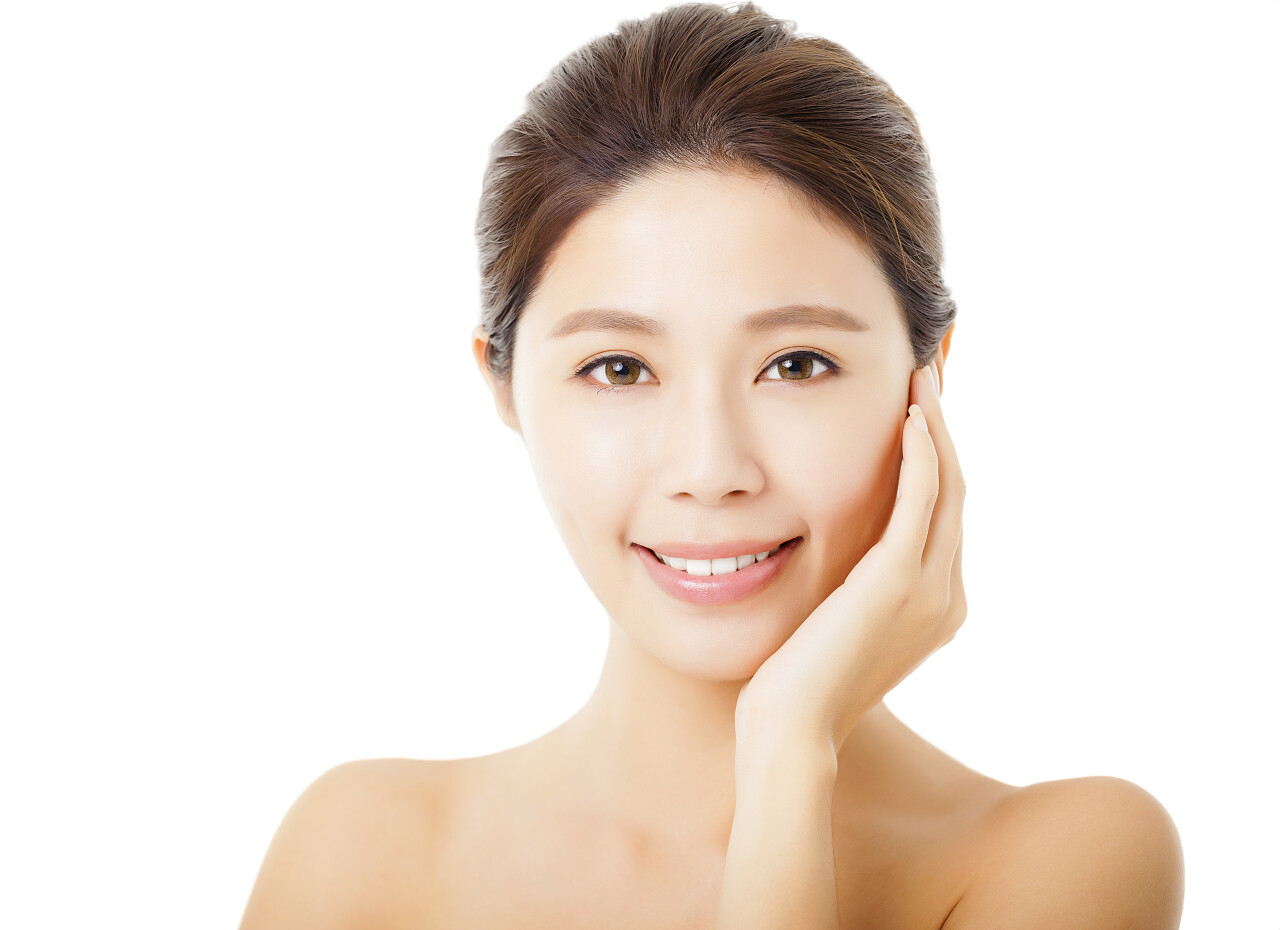 美丽年轻微笑女人脸幸福女人幸福的人医美鼻子整形