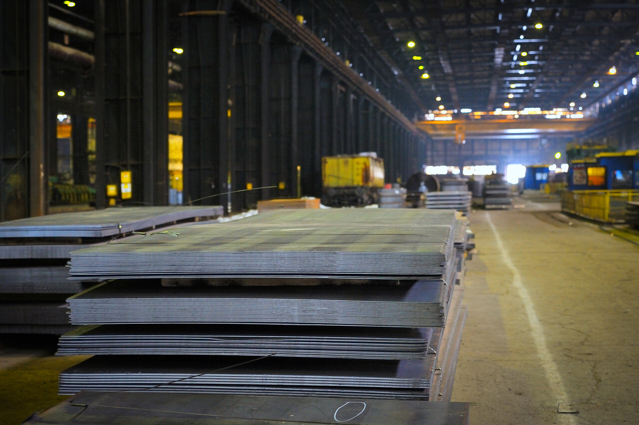 堆栈的钢板加工厂