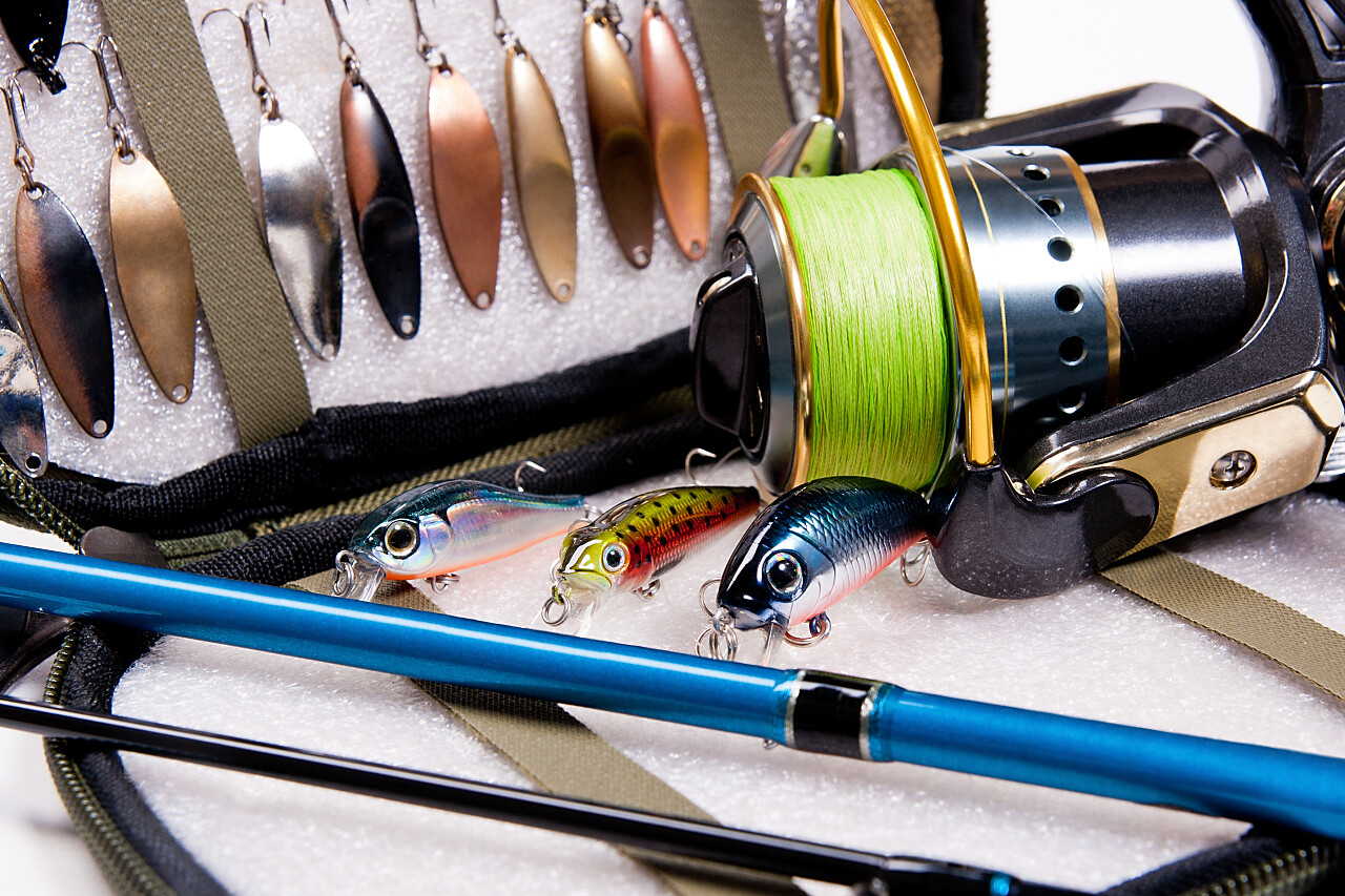 鱼竿和鱼饵袋为饵骨炎鱼饵