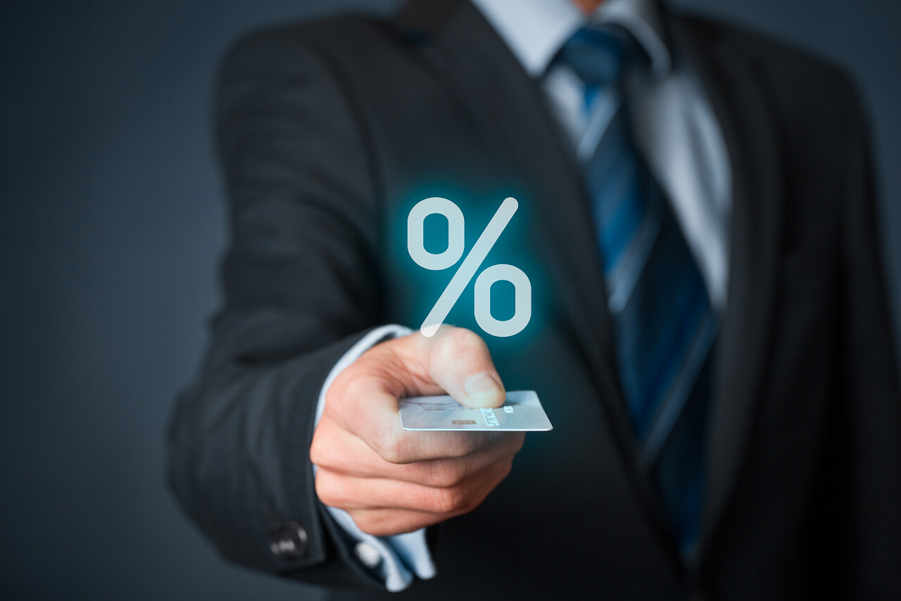 折扣和佣金与无现金付款效率提升业绩业绩上涨