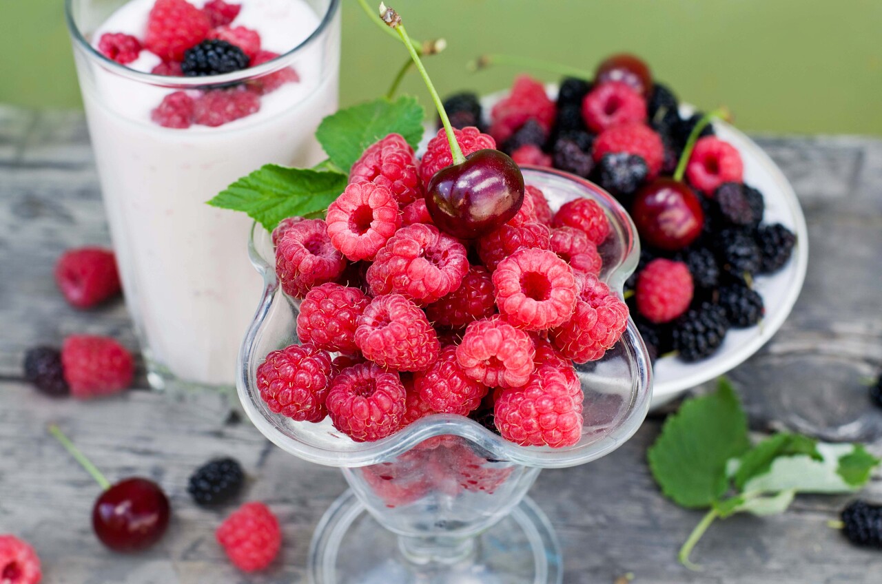 覆盆子樱桃和桑葚