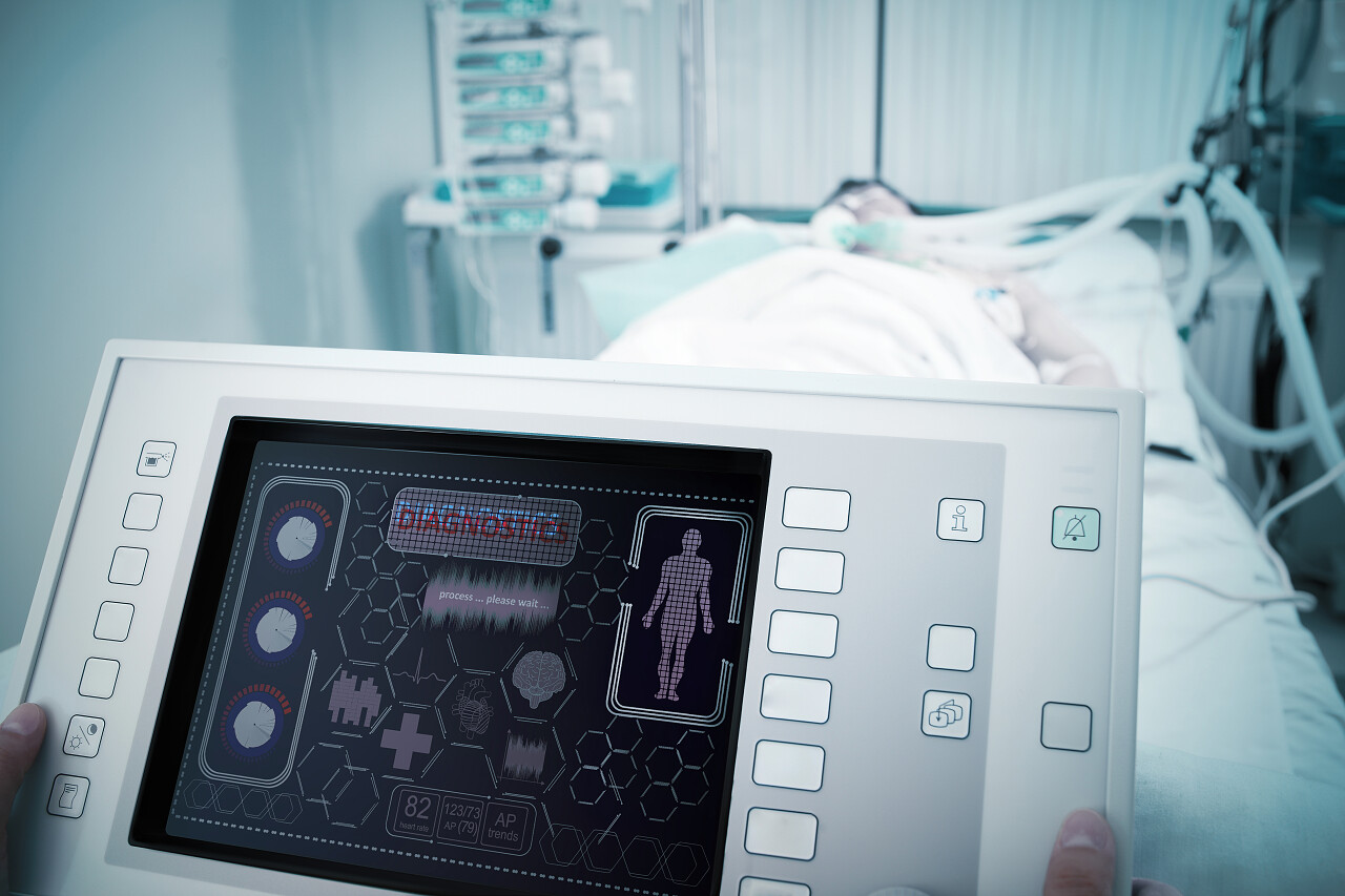 病房内病人身上的电子医疗设备