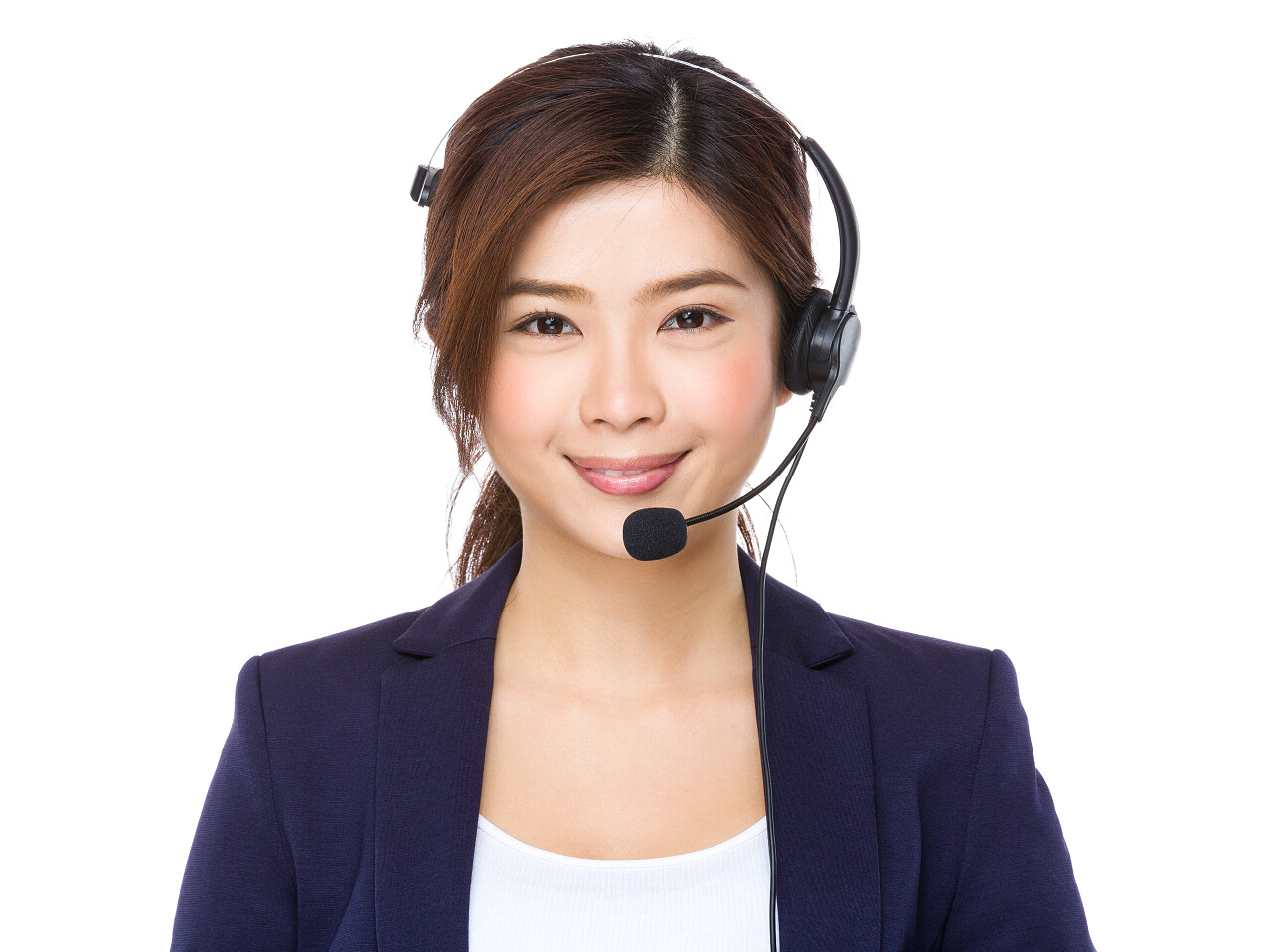 带耳机的亚洲年轻客户服务官