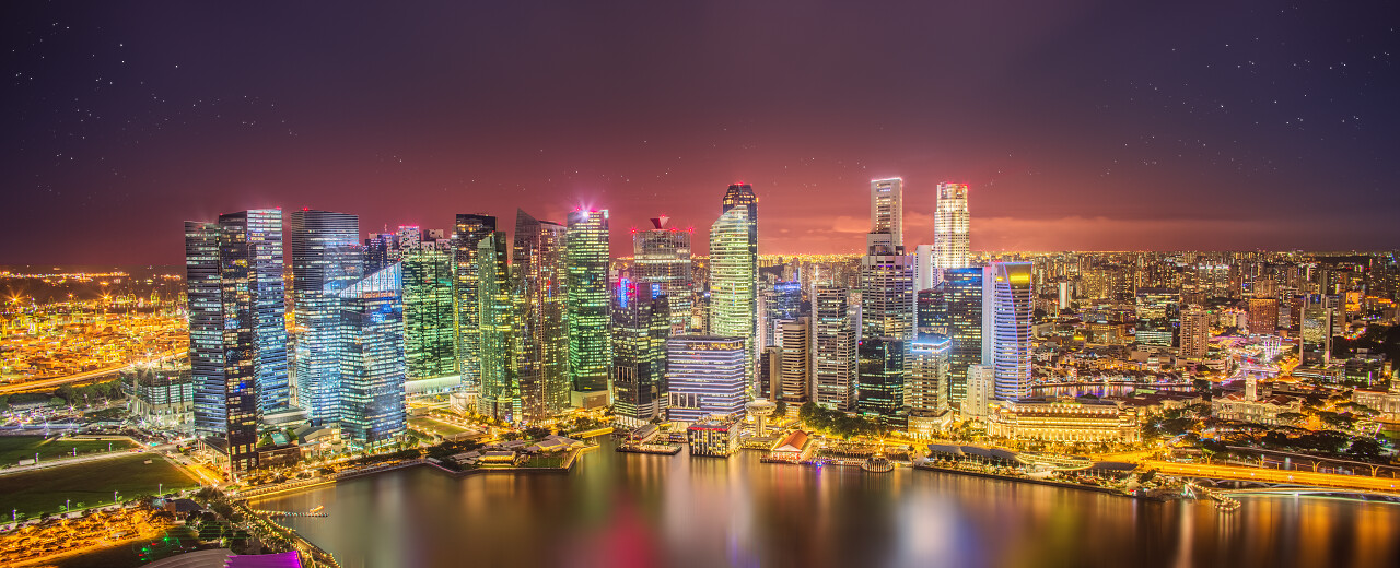 新加坡的天际线和码头摩天大楼景观新加坡旅游