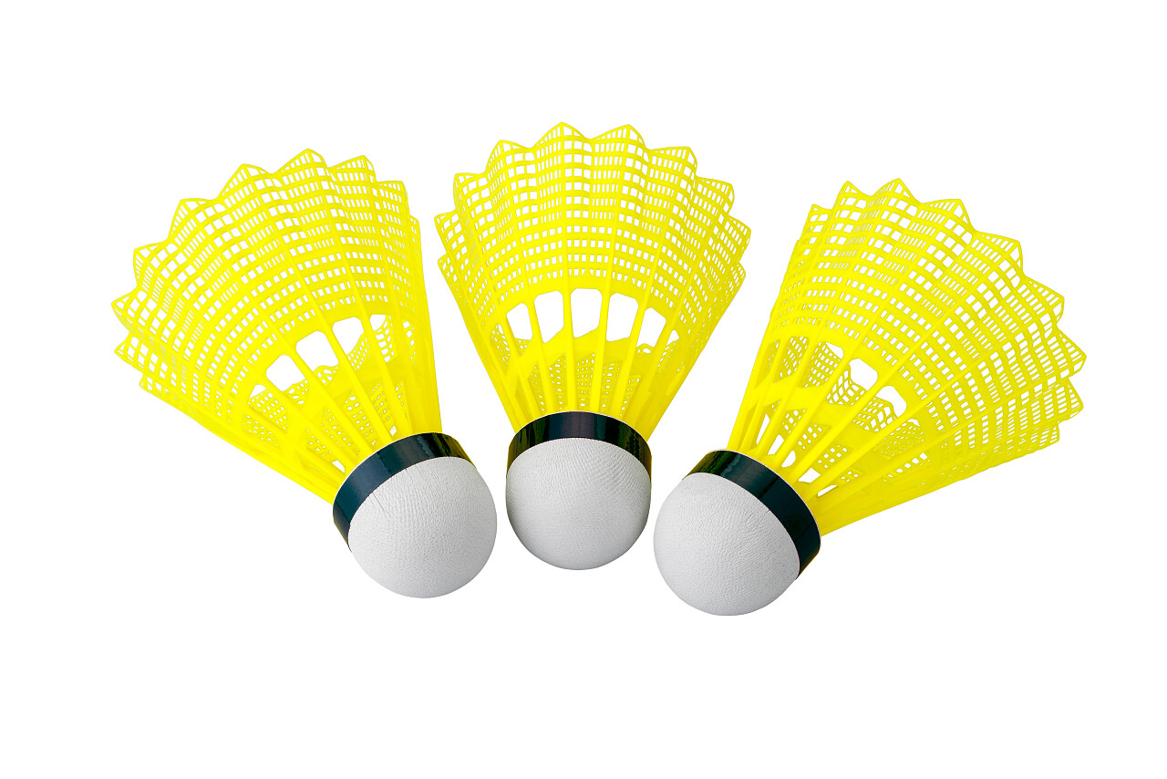 羽毛球在白色背景上