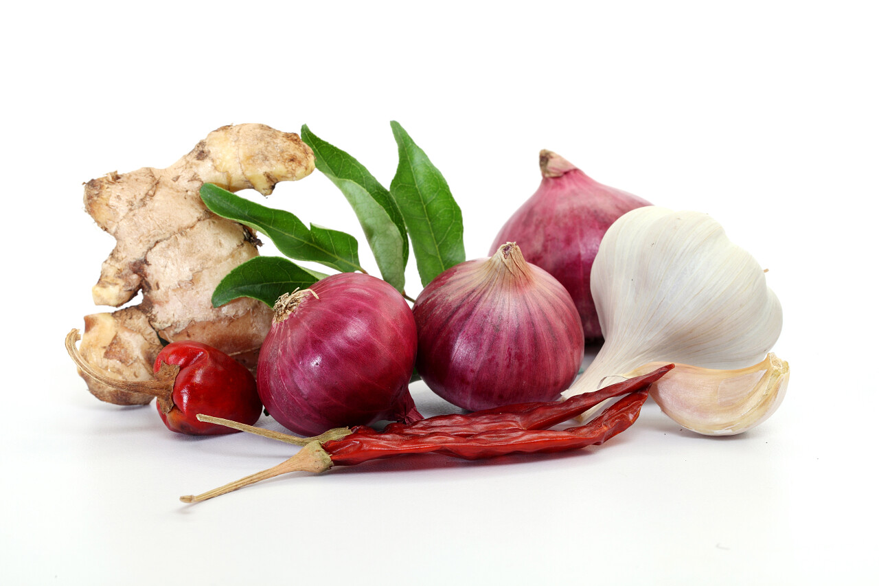 洋葱大蒜生姜和红辣椒