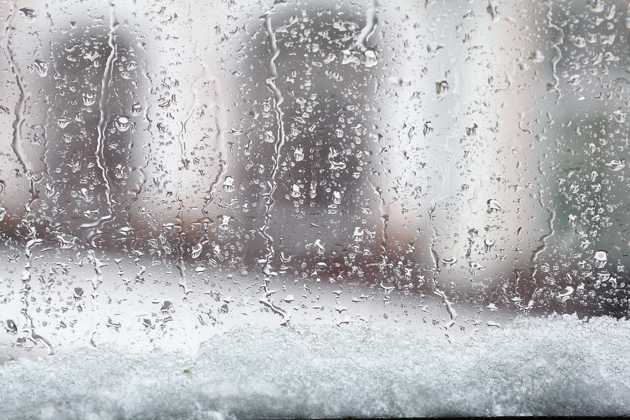 灰色背景传统二十四节气24节气雨水