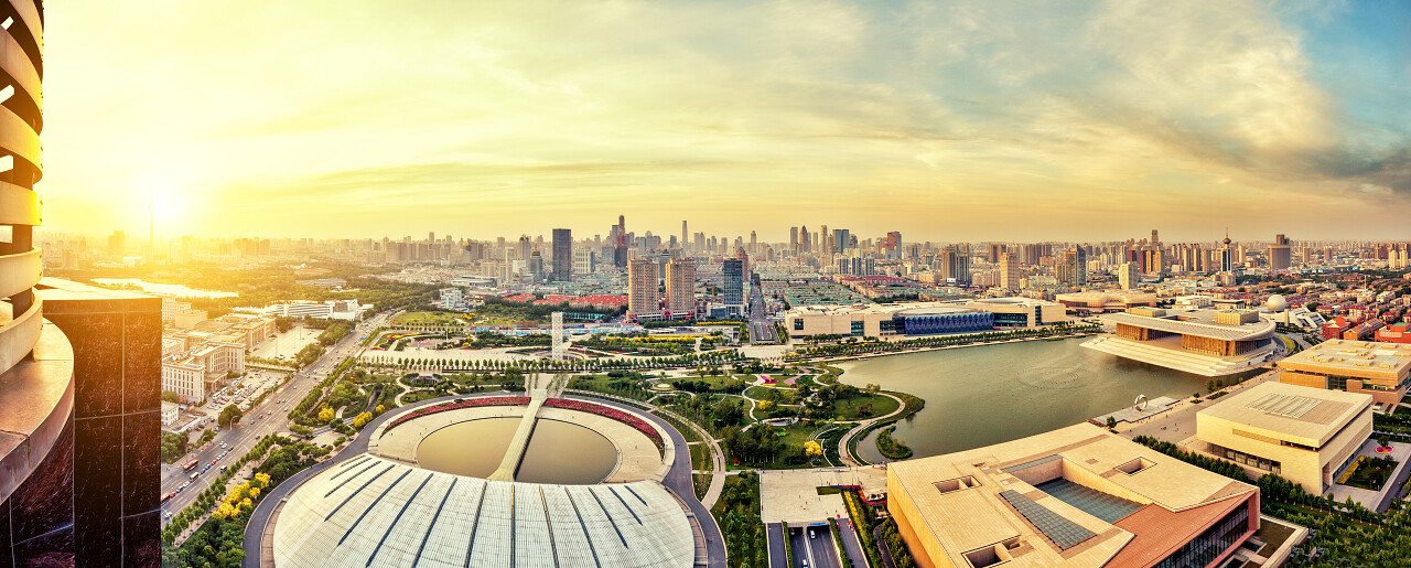 天津全景的天际线和现代建筑天津旅游