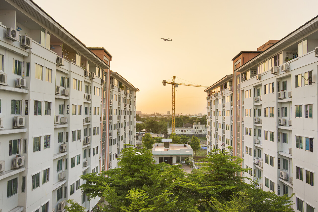 日落时白色建筑小区美丽风景美好社区美好