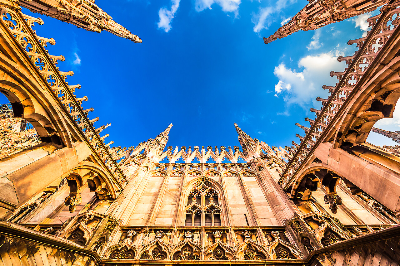 意大利著名的米兰大教堂意大利旅游