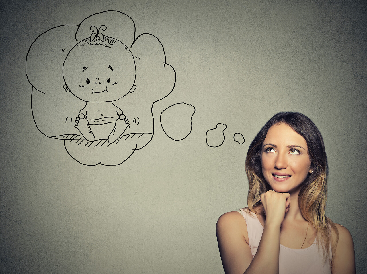 女人在想象自己有个宝宝思维