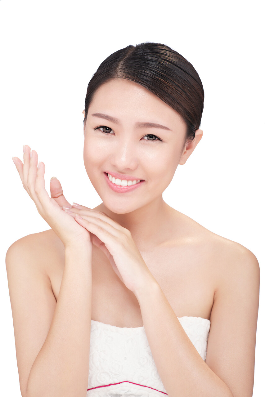 性格开朗的年轻女子保持良好的肌肤笑脸笑容