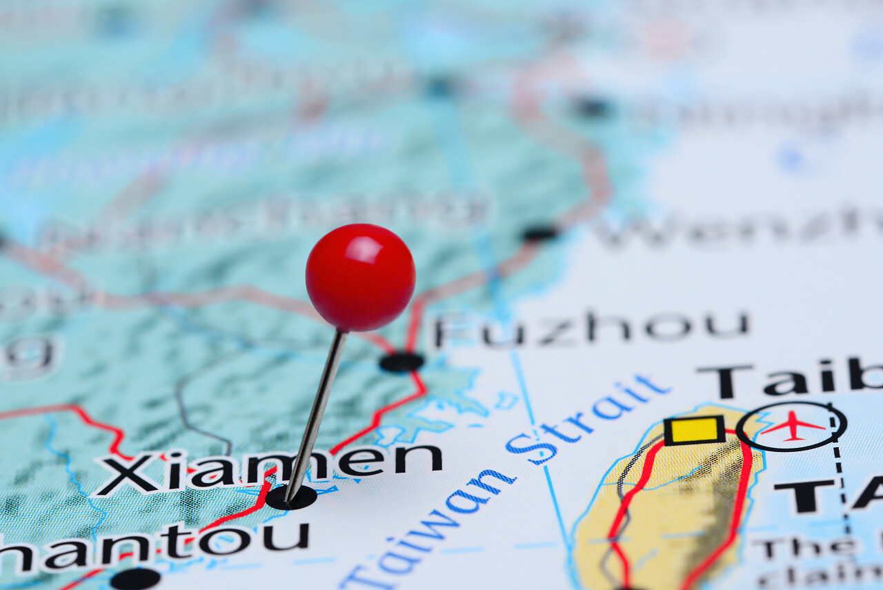 钉子钉在地图上的厦门