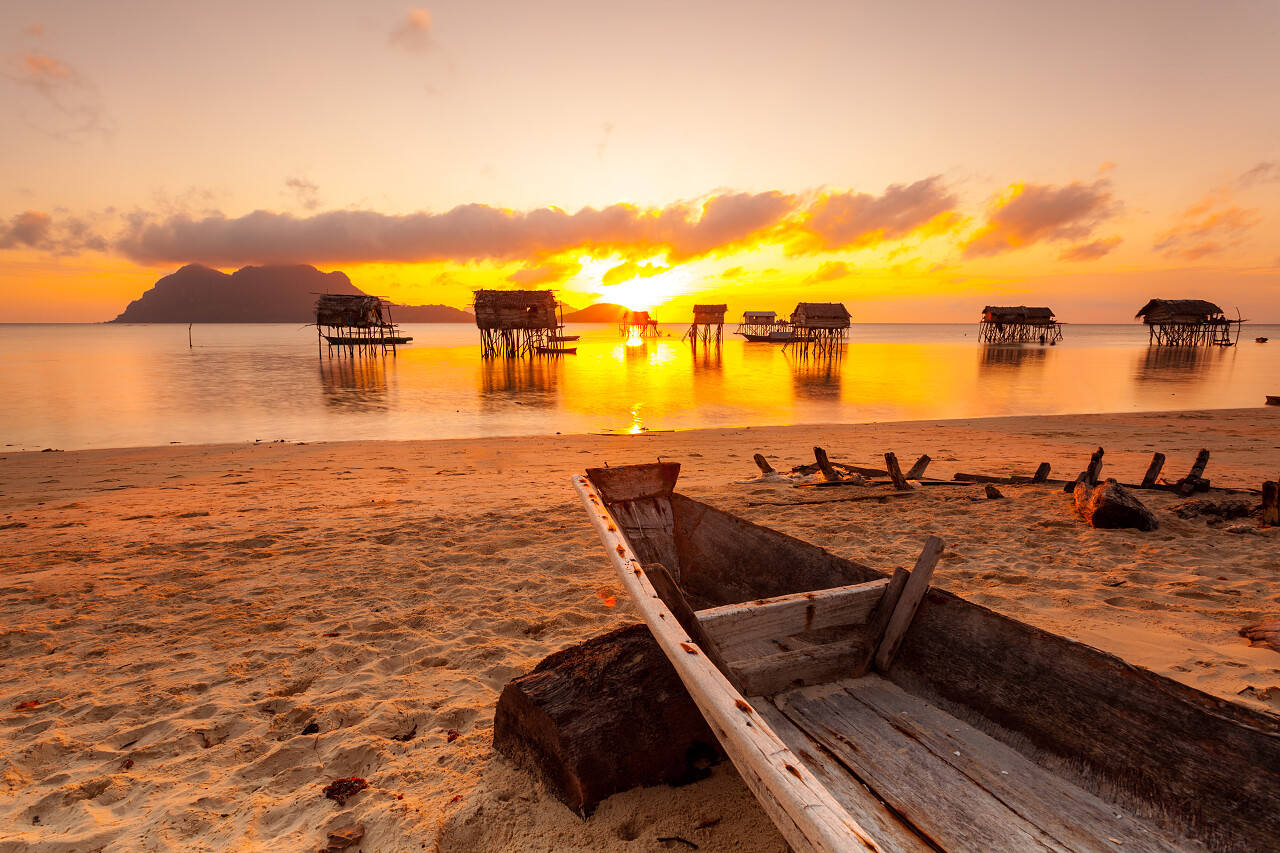 海边日落时的美丽景色马来西亚旅游