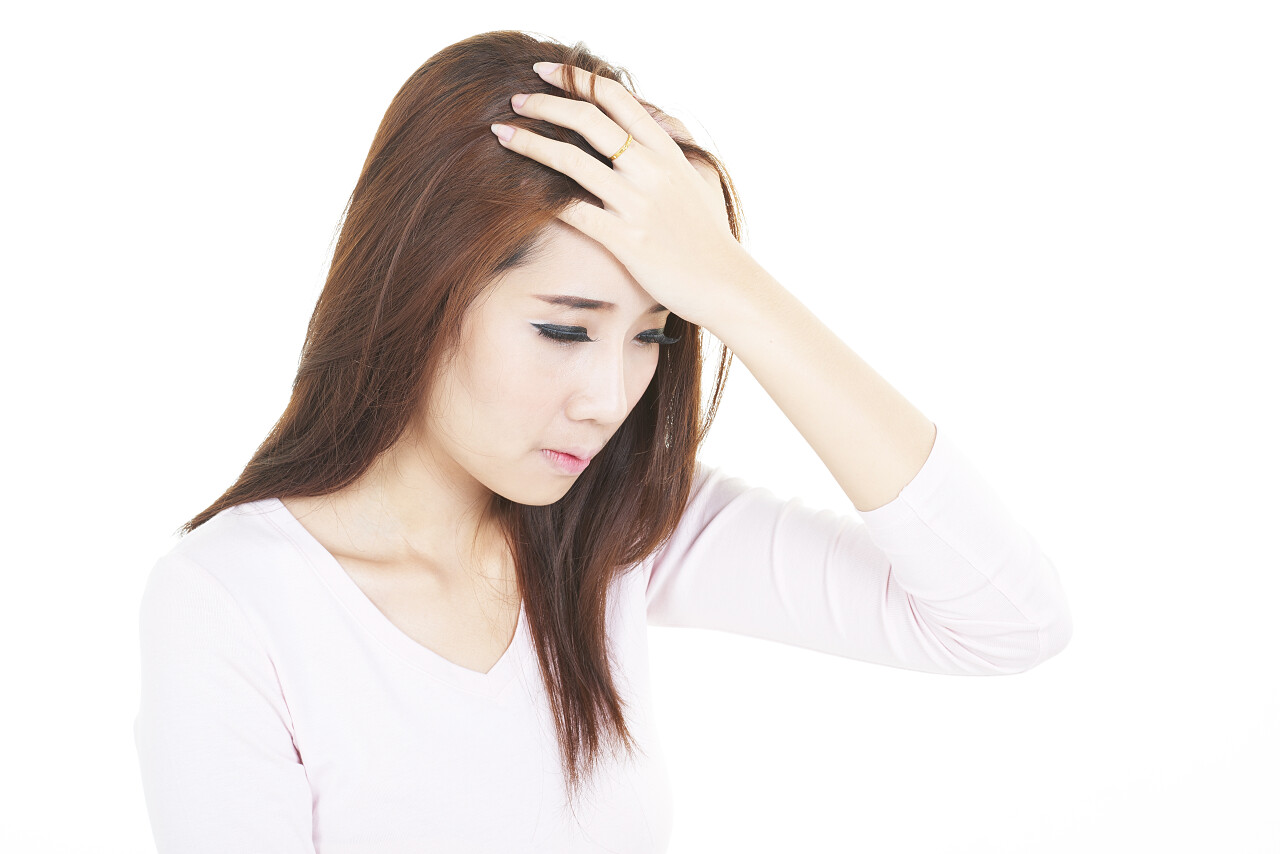 不开心强调愤怒的年轻女人烦躁恼火烦躁