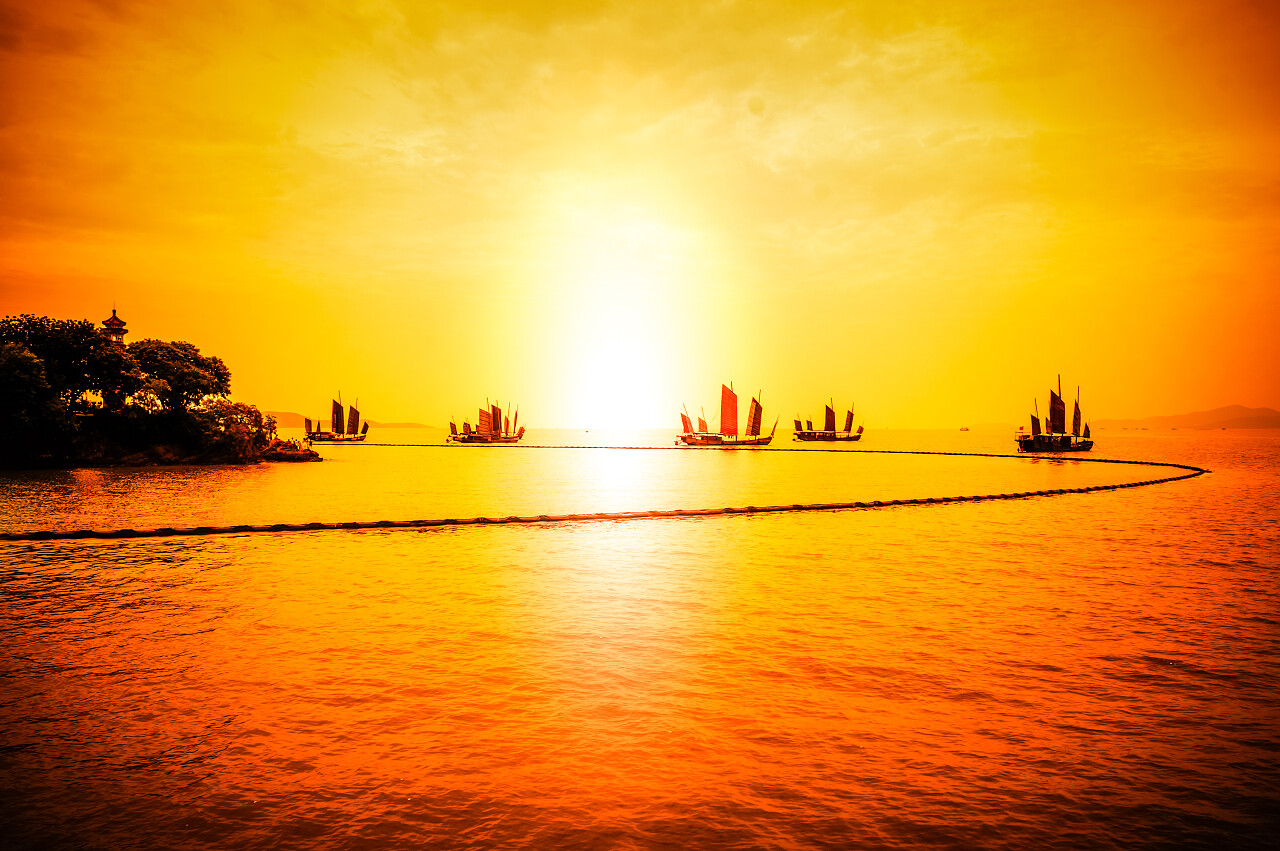 在太湖之滨无锡渔船上钓鱼无锡