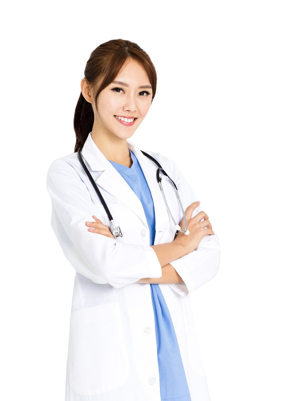 年轻女医生微笑抱胸亚洲医生