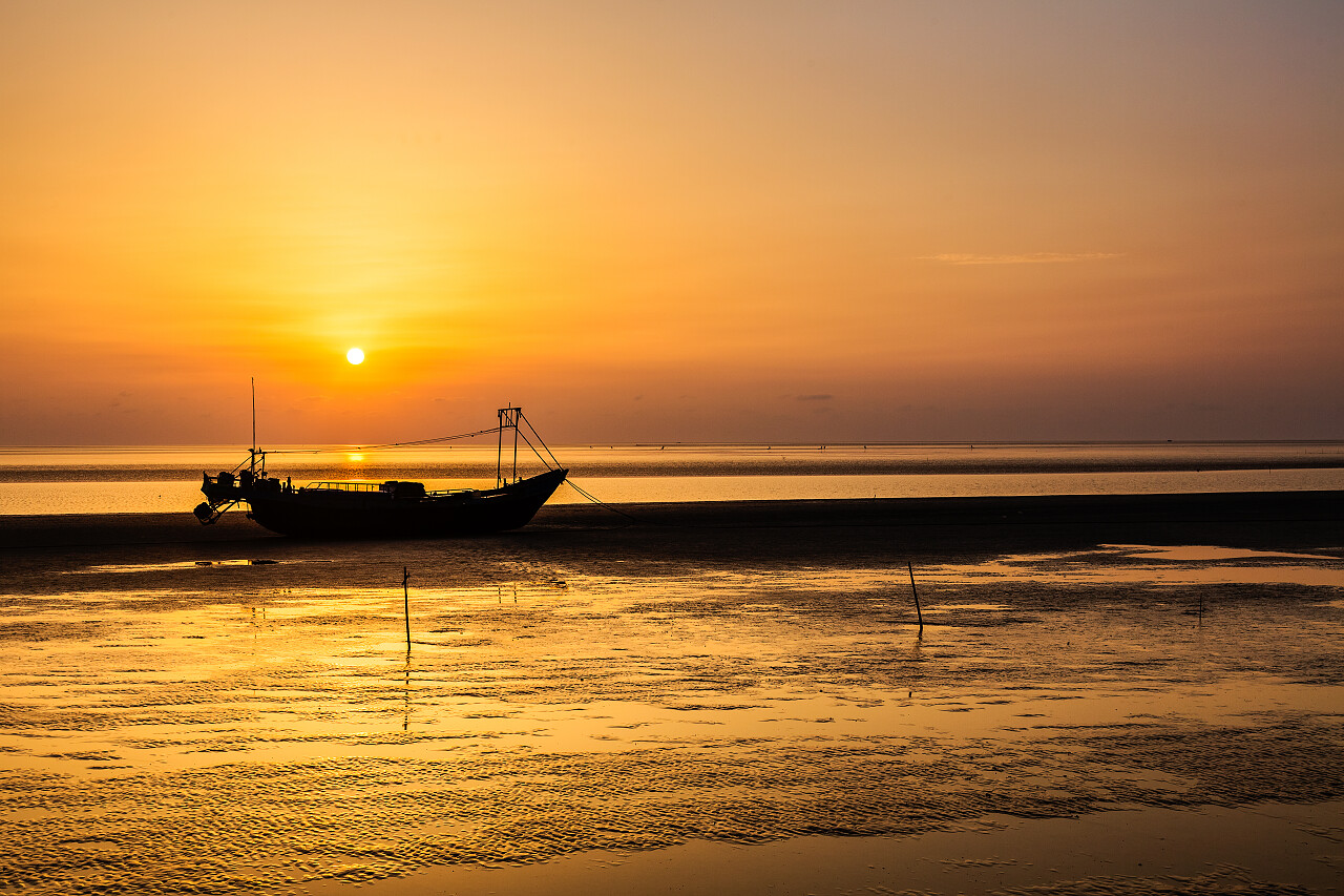 太湖之滨无锡的湖上夕阳无锡