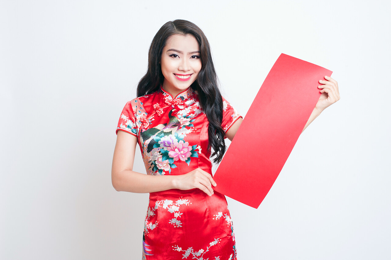 旗袍女人祝贺新年