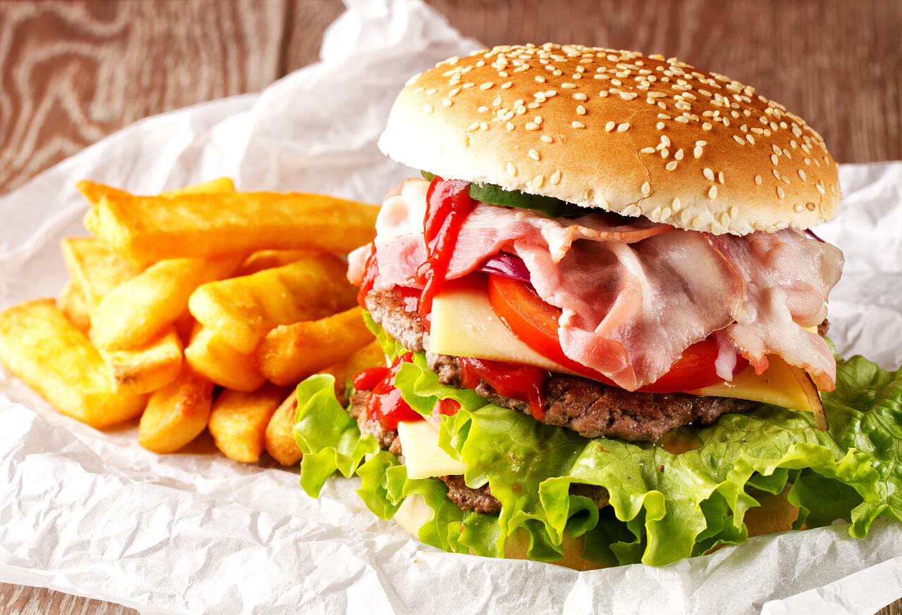 大的新鲜汉堡包