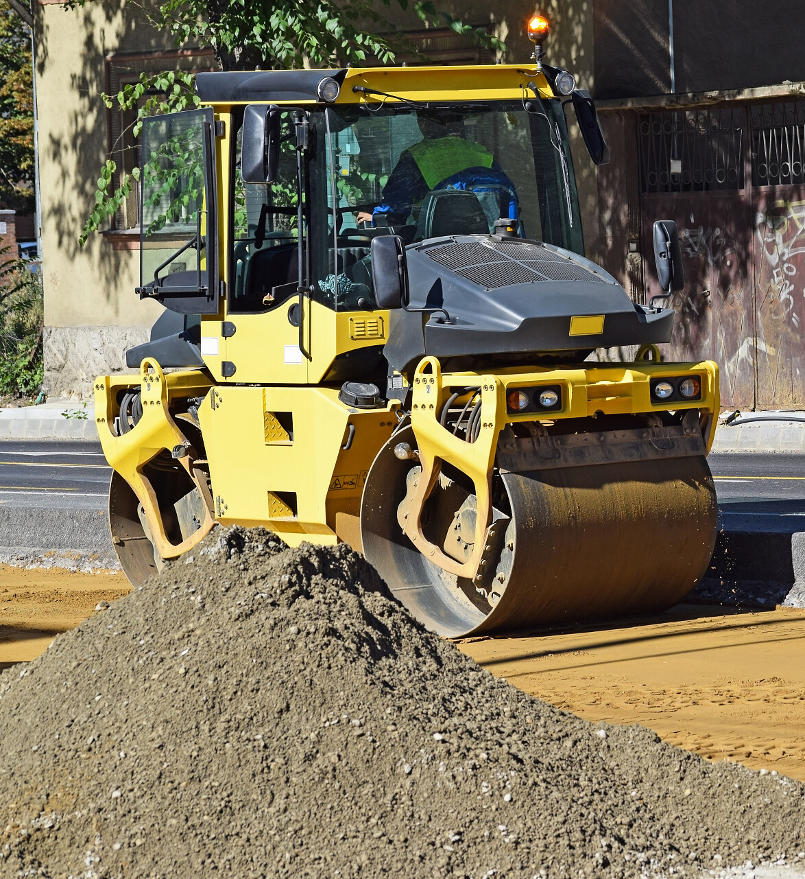 蒸汽压路机在公路建设中的城市