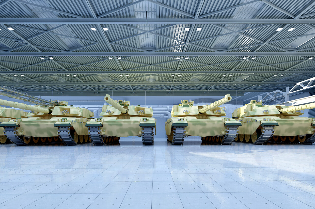 军用车辆在车库里