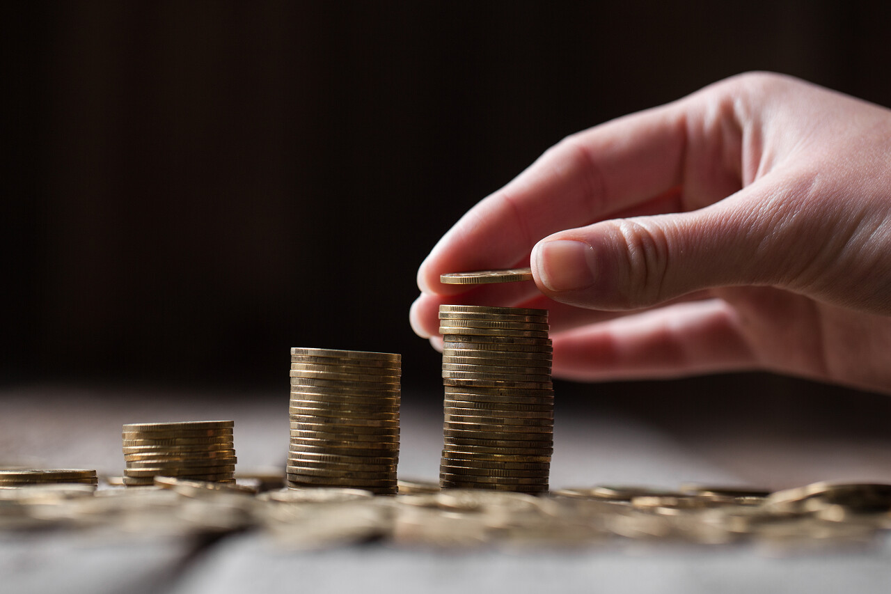 成堆的硬币收入提升