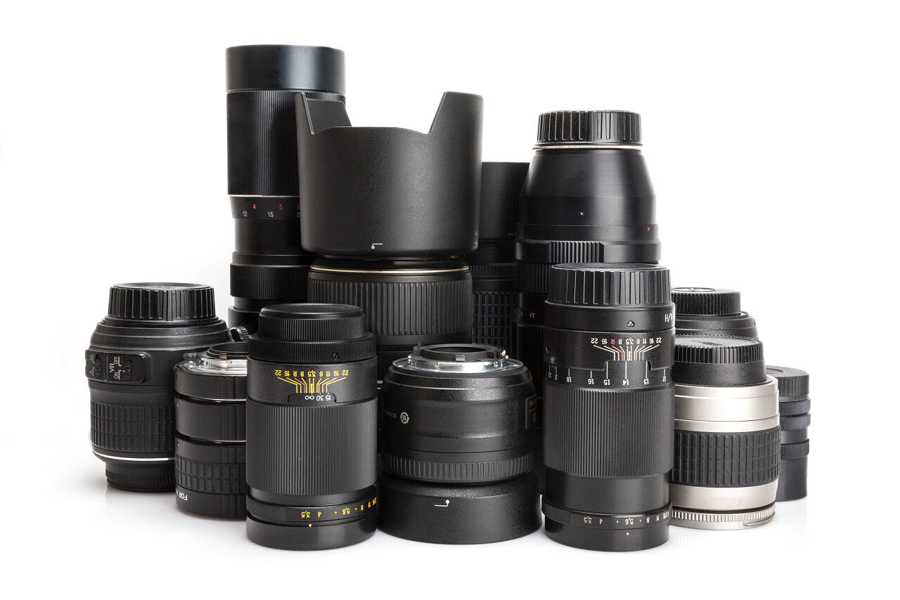 白色背景上不同的相机镜头