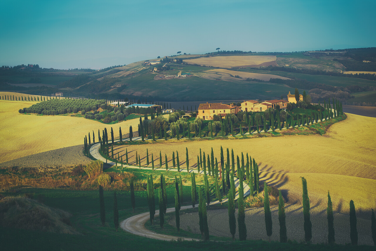 田园诗般的季节性自然景观复古时髦背景的别墅意大利旅游