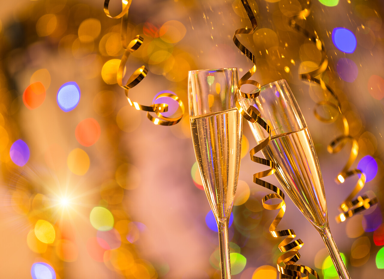 金光闪闪的景背香槟杯酒庆祝主题年会
