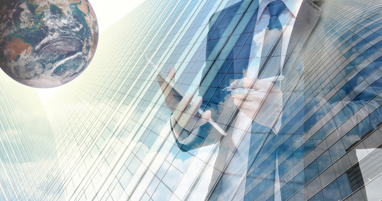 城市景观建筑玻璃和地球的完美融合
