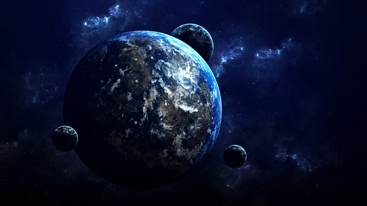 黑色背景下美丽的外太空