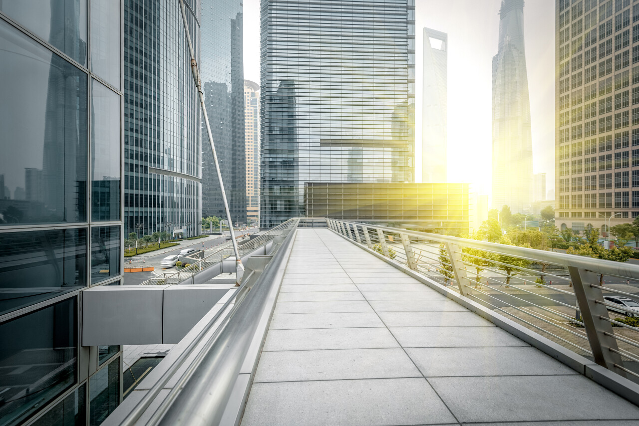 陆家嘴金融中心的现代建筑插图