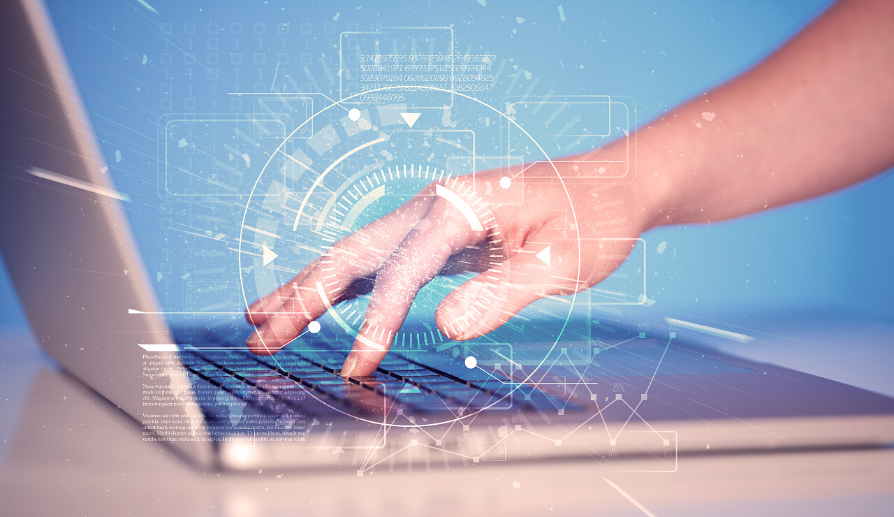 键盘的触感与高科技的用户界面图形