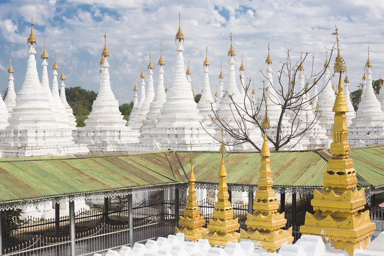 清晨的缅甸山达穆尼佛塔缅甸旅游