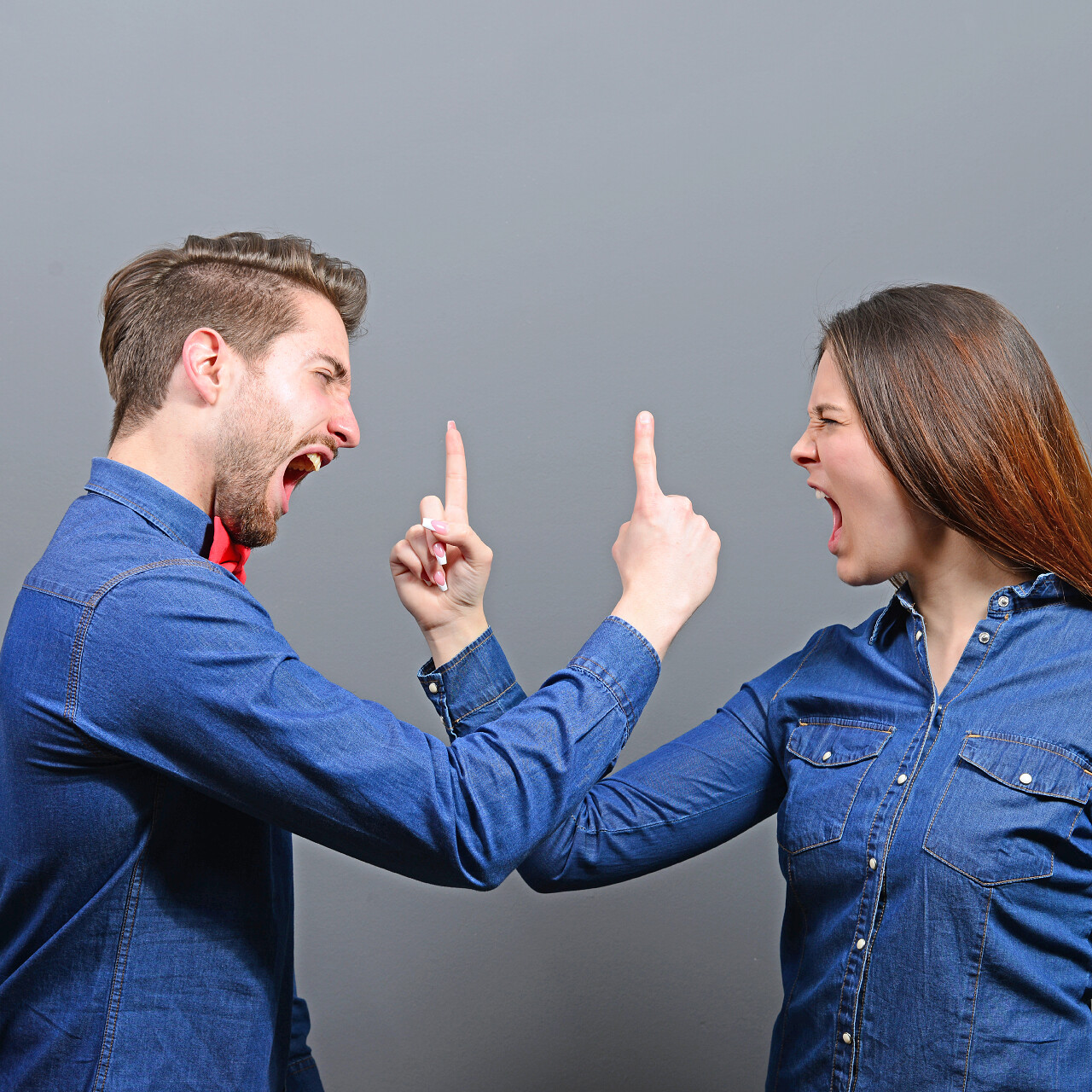 夫妻争吵焦虑烦躁恼火烦躁暴躁