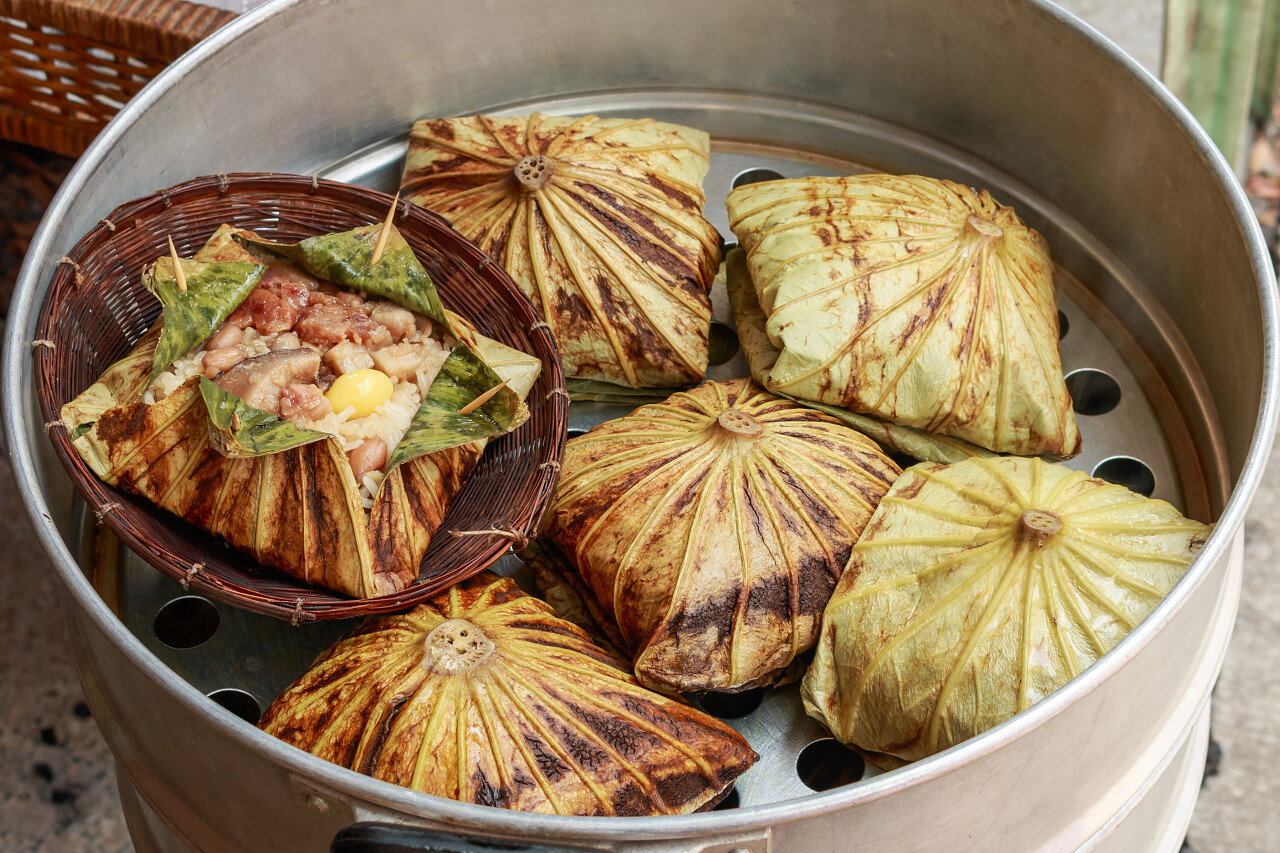 锅中的粽子端午节