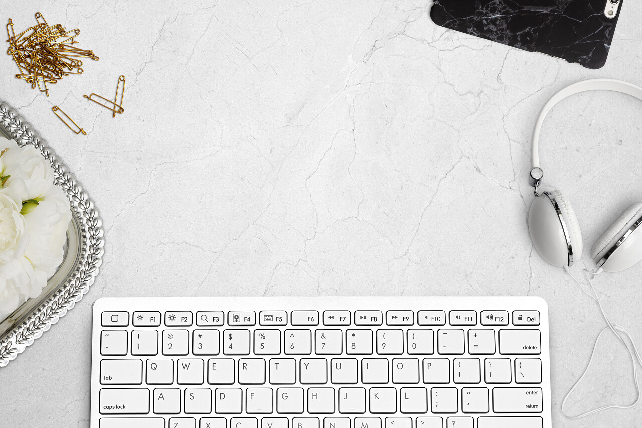 办公桌上的办公文具