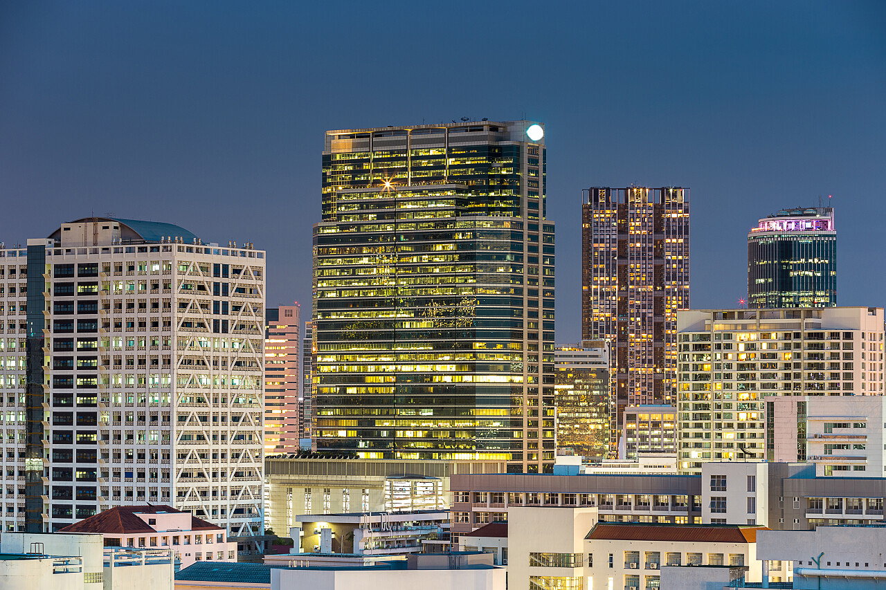 泰国曼谷商业区的城市夜景
