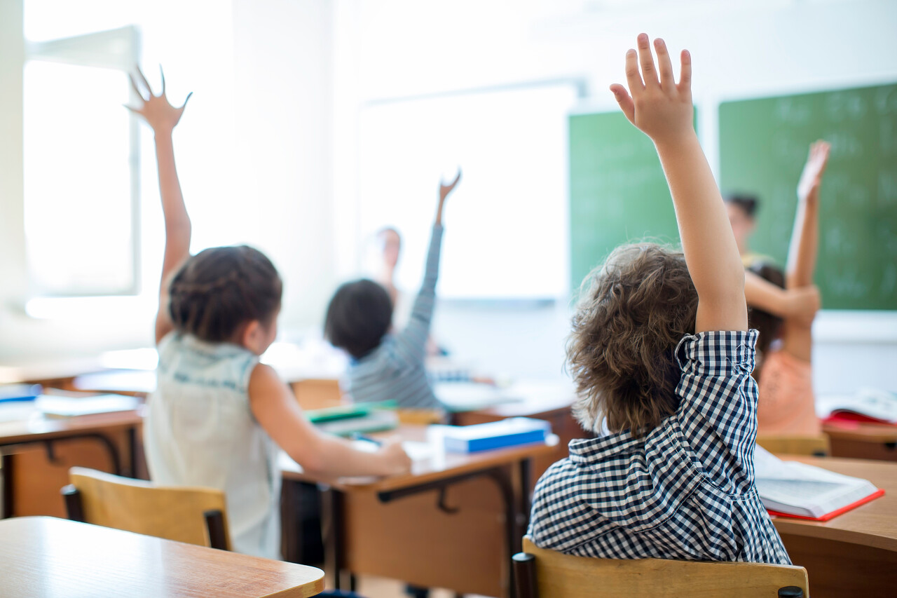 教室课堂学生老师小学生上课课堂培训活跃的课堂美好校园