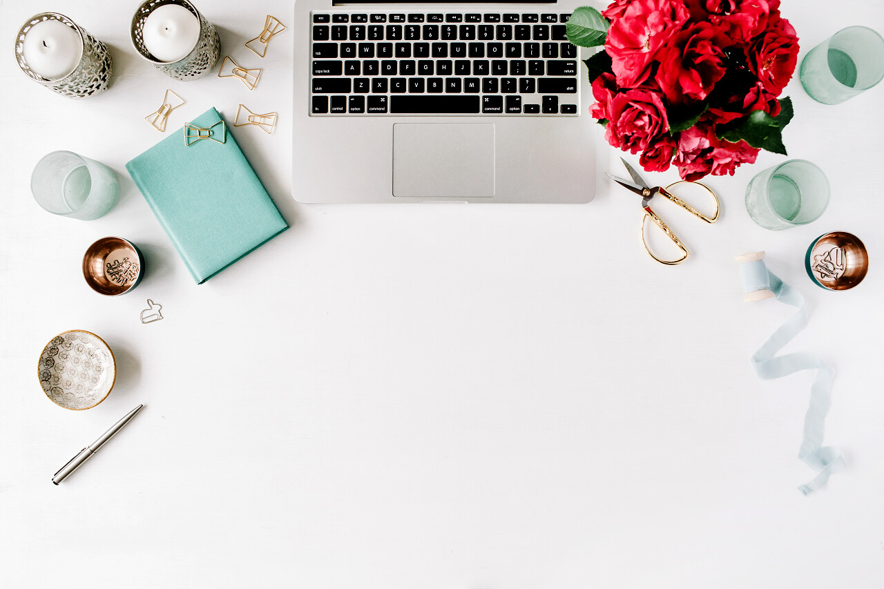 俯视角度工作台笔记本玫瑰花记事本咖啡杯七夕520情人节214情人节