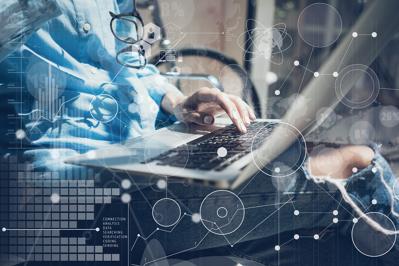 职场人士笔记本商务职场办公场所互联网背景