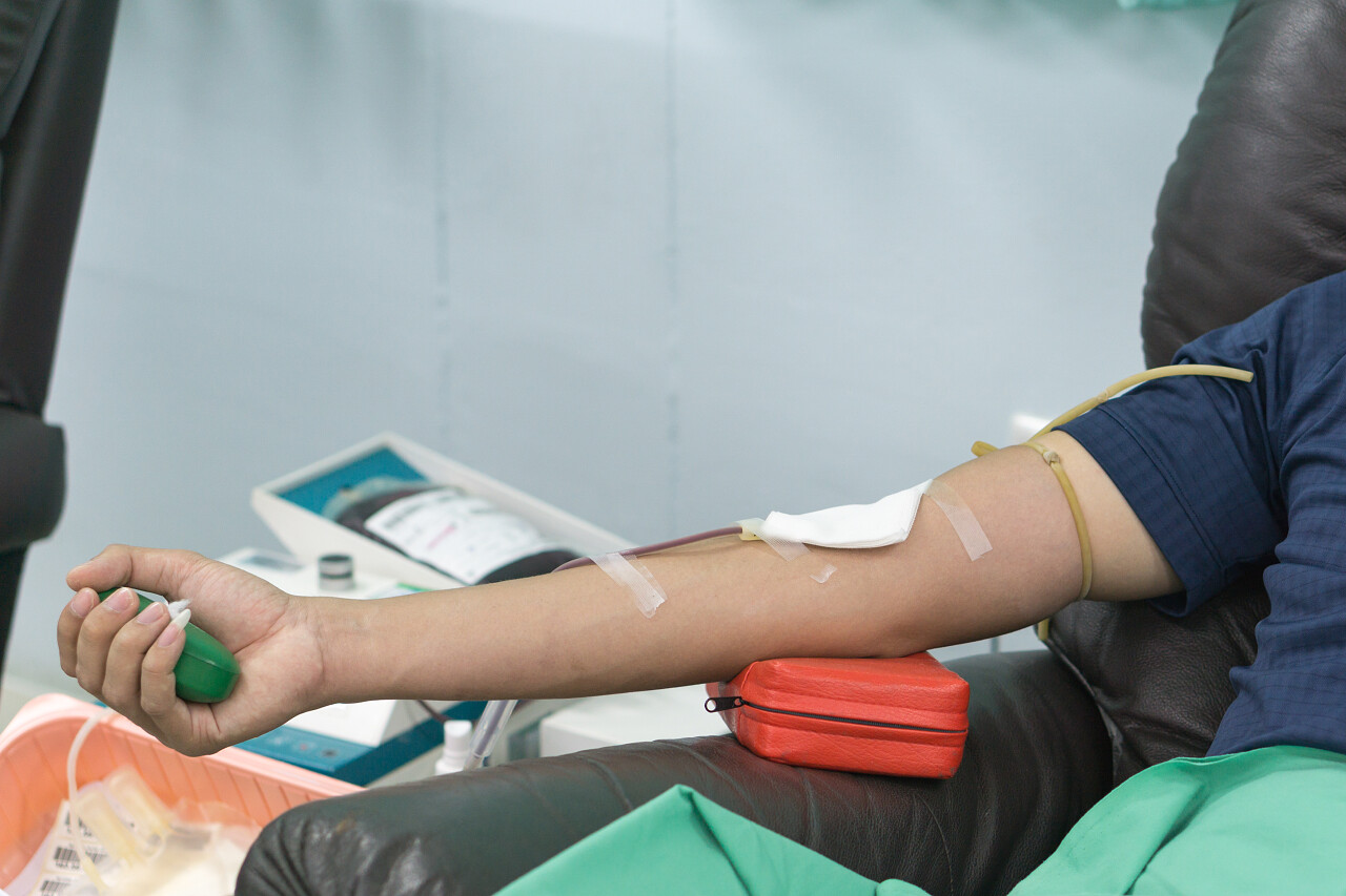 医生抽血医院抽血志愿献血志愿者