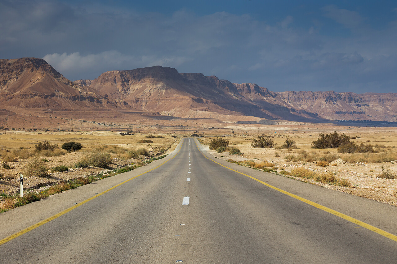 马路公路城市道路高速公路柏油马路蓝天白云